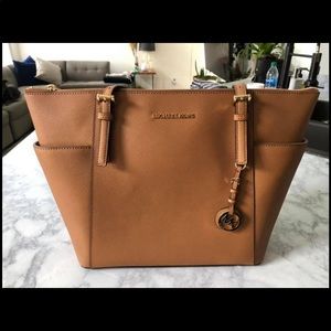 Michael Kors Medium Jet Set Tote